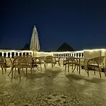 Pyramid Stars Inn