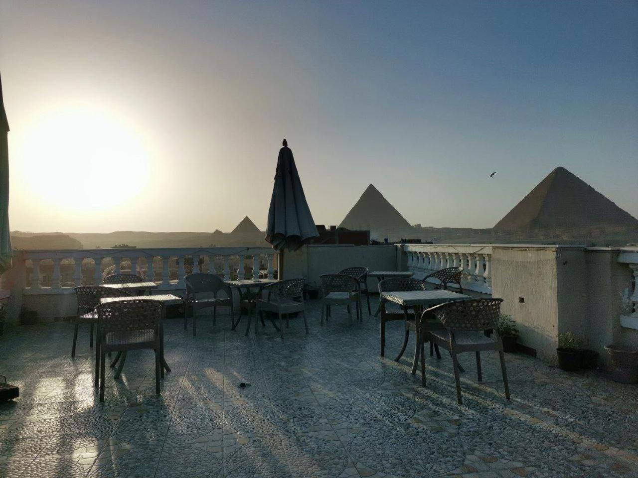 Hotel Pyramid Stars